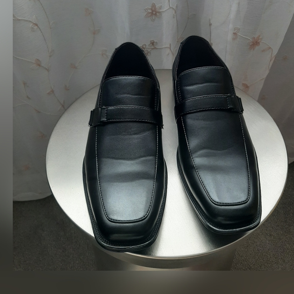 Perry Ellis Black Leather Loafers